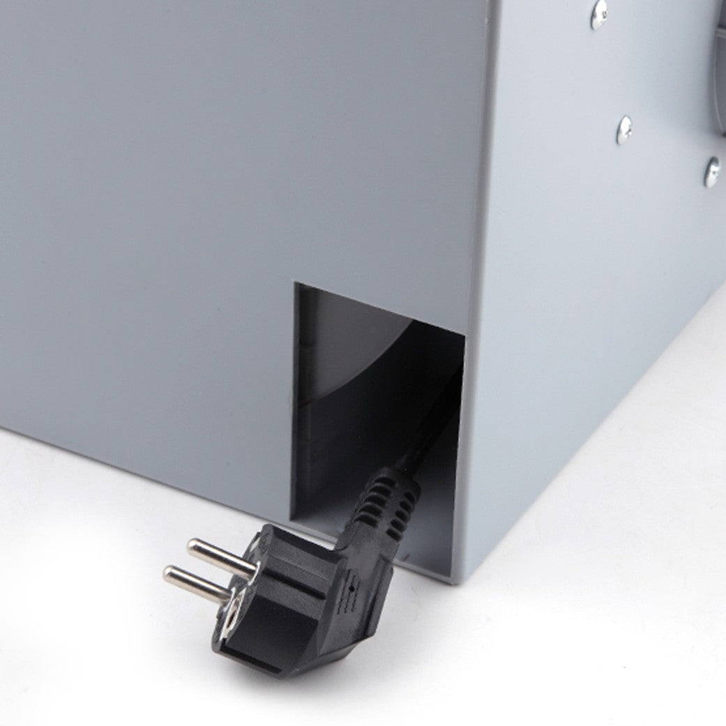 Cordon d'alimentation rangé dans son compartiment, cabine BD-512A